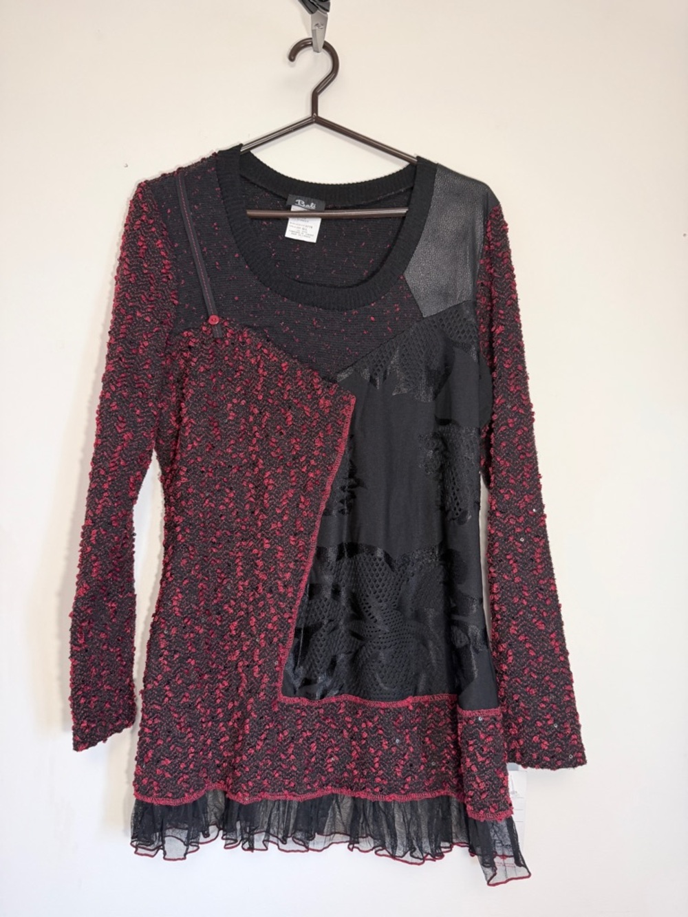 Bali NWT Mixed-Texture Black and Burgundy Long-Sleeve Mini Dress 👠